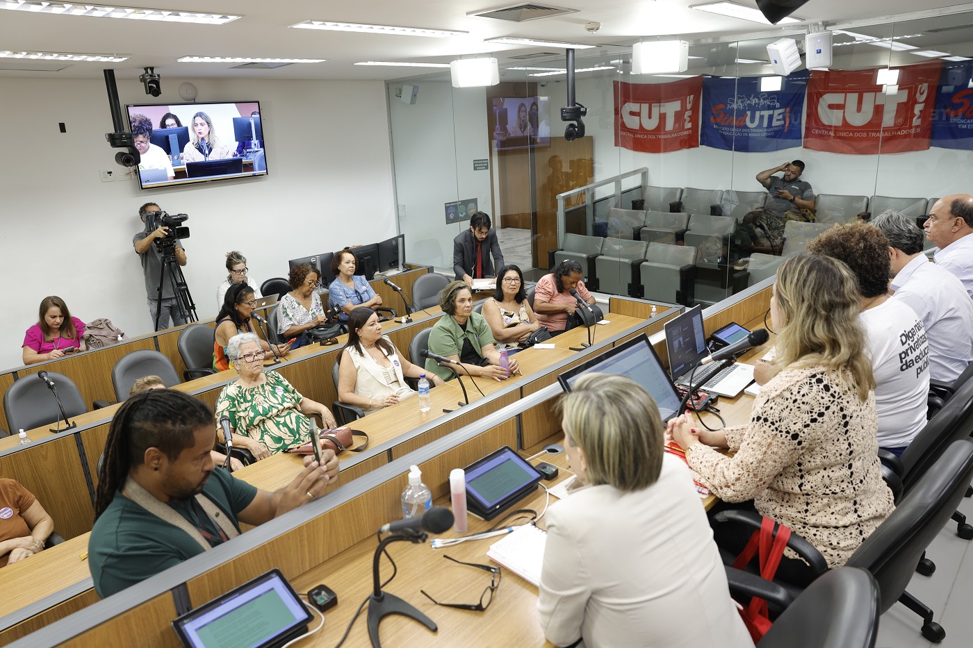 Comissão de Educação, Ciência e Tecnologia - debate sobre o reajuste retroativo do piso salarial profissional