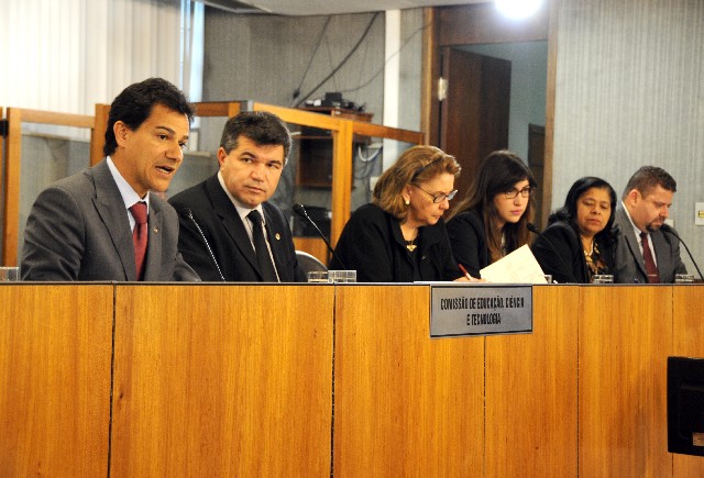 Comissão ouviu gestores de programas estruturadores na área de Educação