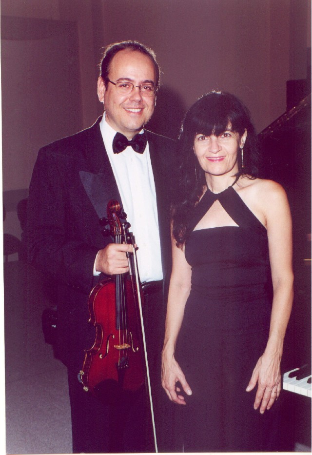 Violinista Edson Queiroz e pianista Valéria Gazire se apresentam nesta segunda (4), às 20 horas