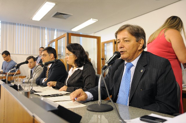 Deputados consideram fundamental encontrar soluções para a manutenção dos empregos