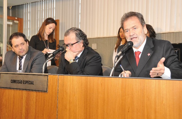 A proposta se dá em razão da extinção do regime de remuneração por subsídio