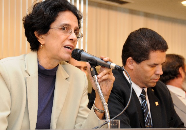A diretora de Planejamento da Urbel, Maria Cristina Fonseca de Magalhães, rebateu as críticas à Prefeitura