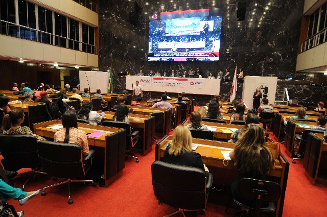 As principais conquistas com o Estatuto da Pessoa com Deficiência foram destacadas pelos palestrantes do debate público