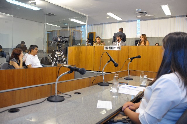 Durante a audiência pública, técnicos relataram muitas experiências no atendimento aos usuários de drogas