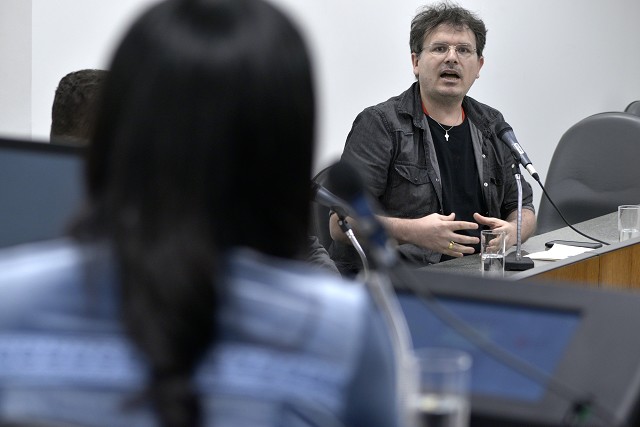 Comissão de Educação, Ciência e Tecnologia - debate sobre denúncia de superfaturamento na compra de câmeras fotográficas digitais