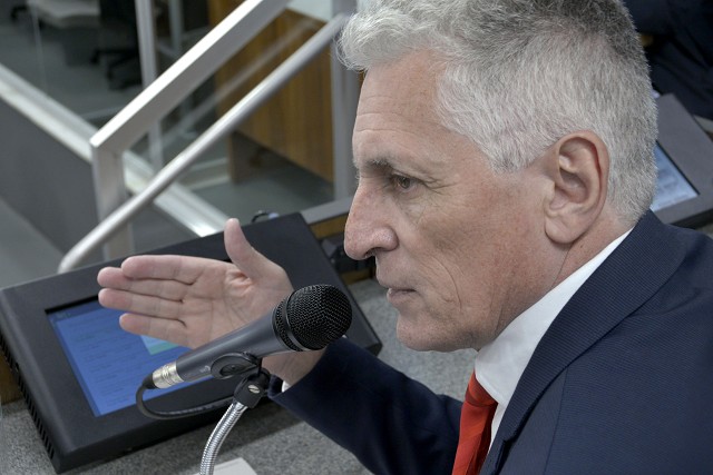 Comissão de Educação, Ciência e Tecnologia - debate sobre denúncia de superfaturamento na compra de câmeras fotográficas digitais