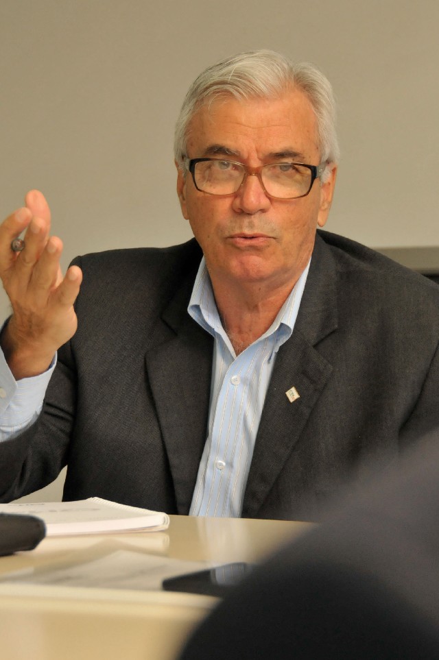 Itagiba de Castro acredita que a questão central é ter um plano de carreira para os médicos do SUS
