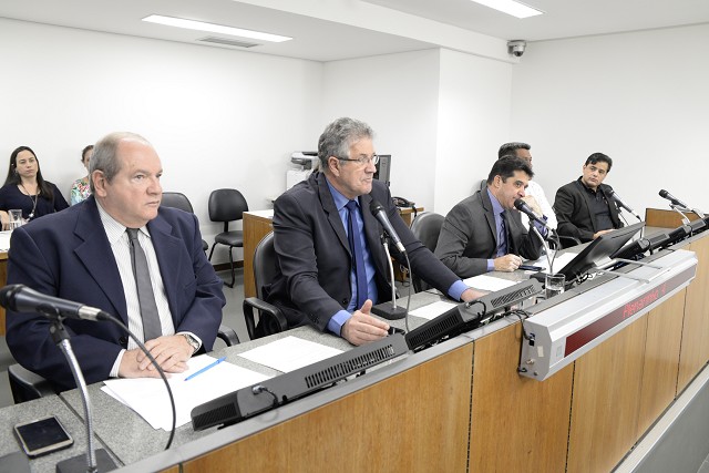 Servidores da segurança ameaçados de morte procuraram a comissão desesperados diante de ações de despejo movidas pelo Estado
