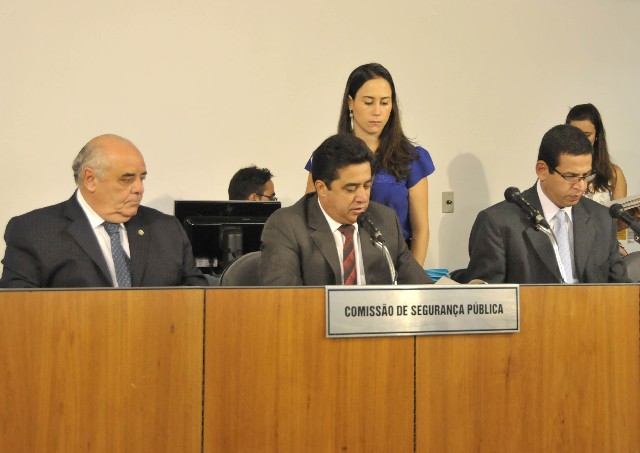 Os deputados também receberam aprovados no concurso de agente penitenciário