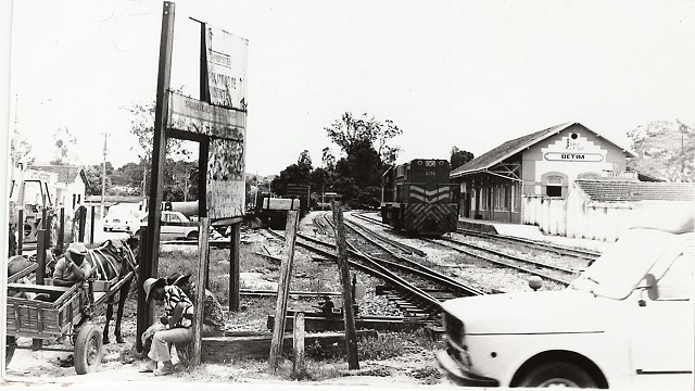 Quando o trem de Betim deixou de rodar, em meados da década de 1980, uma placa foi instalada próximo à estação, anunciando a chegada do Metrô em substituição ao antigo sistema. Essa promessa nunca foi cumprida.