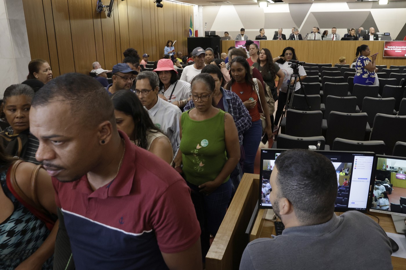 Comissão Extraordinária de Defesa da Habitação e da Reforma Urbana - debate sobre políticas públicas de habitação