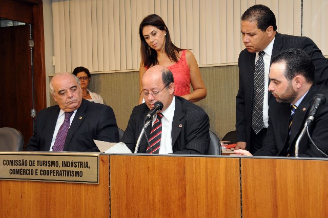 Deputados Dalmo Ribeiro Silva, Tenente Lúcio e Ulysses Gomes