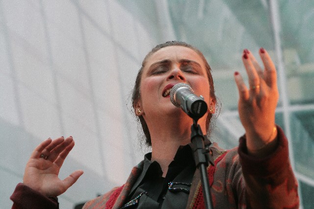 A cantora Jucilene Buosi também é atriz e produtora cultural