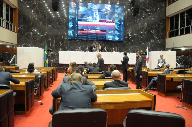O veto estava na faixa constitucional, ou seja, tinha prioridade de votação sobre as demais proposições na pauta do Plenário