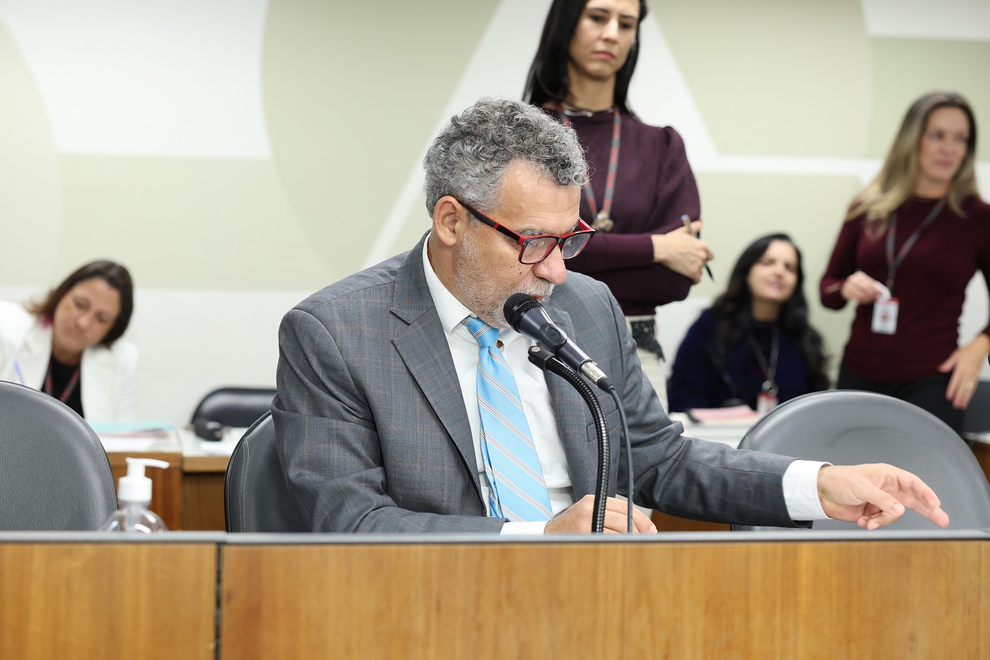 Comissão de Constituição e Justiça - análise de proposições