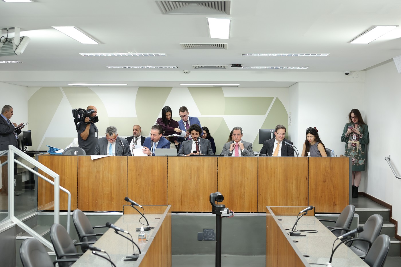 Comissão de Constituição e Justiça - análise de proposições