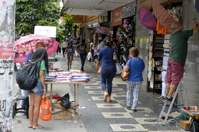 Atividades socioeconômicas poderão funcionar, com protocolos mais rígidos, independentemente da onda em que se encontrar a macrorregião