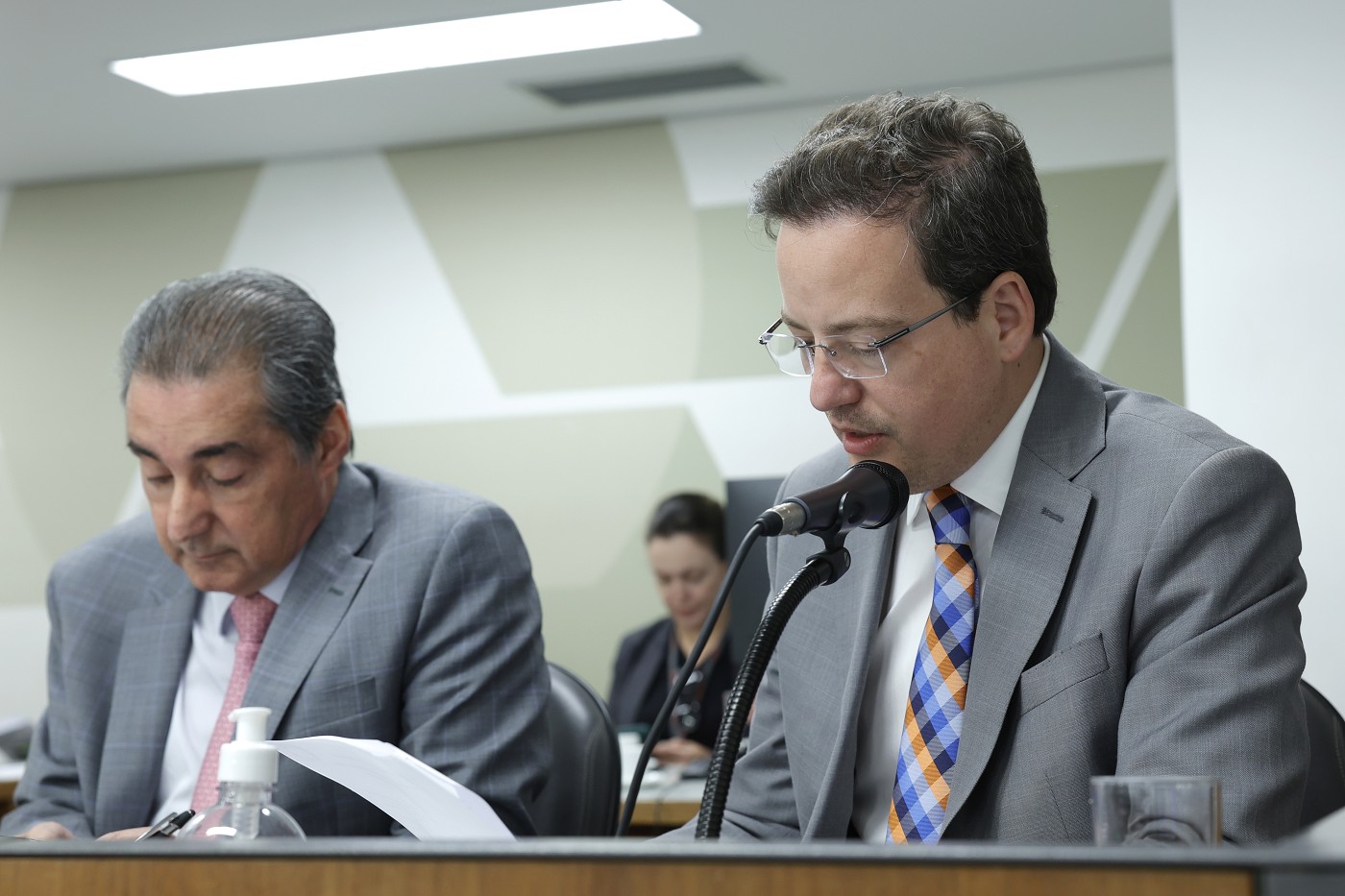Comissão de Constituição e Justiça - análise de proposições
