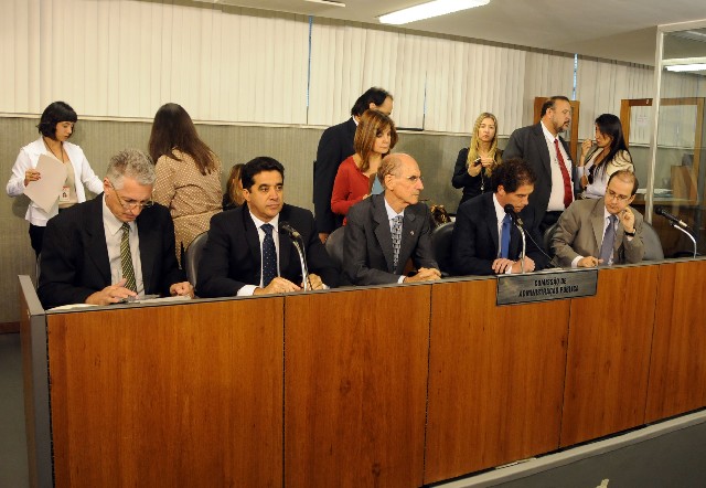 Deputados da Administração Pública analisaram temática relacionada a direitos de minorias