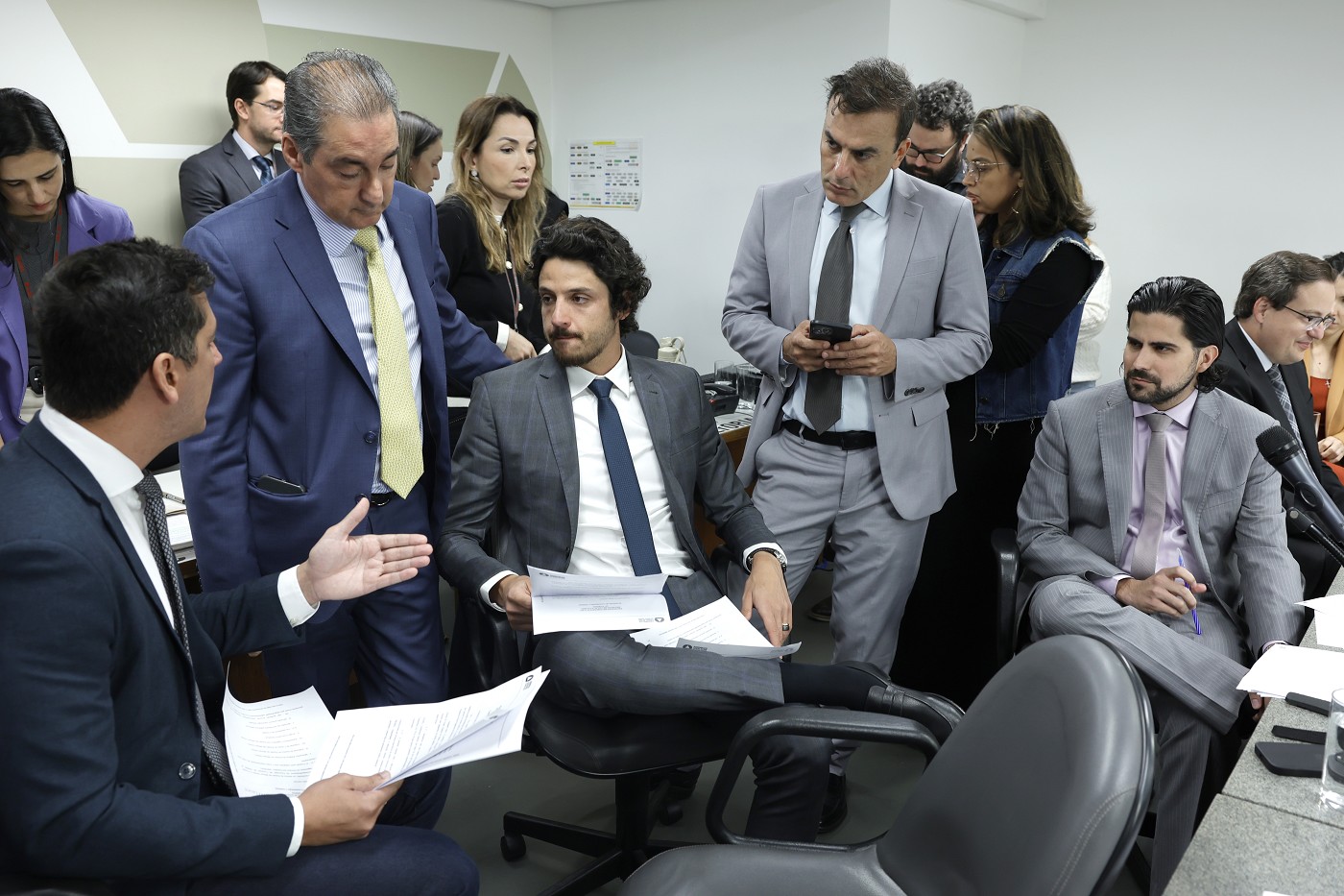 Comissão de Constituição e Justiça - análise de proposições