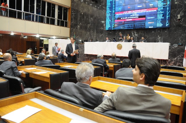 O projeto prevê a possibilidade de parcelamento dos créditos tributários e não tributários por empresas devedoras que fizeram pedido de recuperação judicial