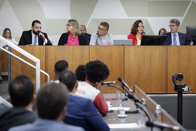 Comissão de Direitos Humanos - debate sobre violência policial