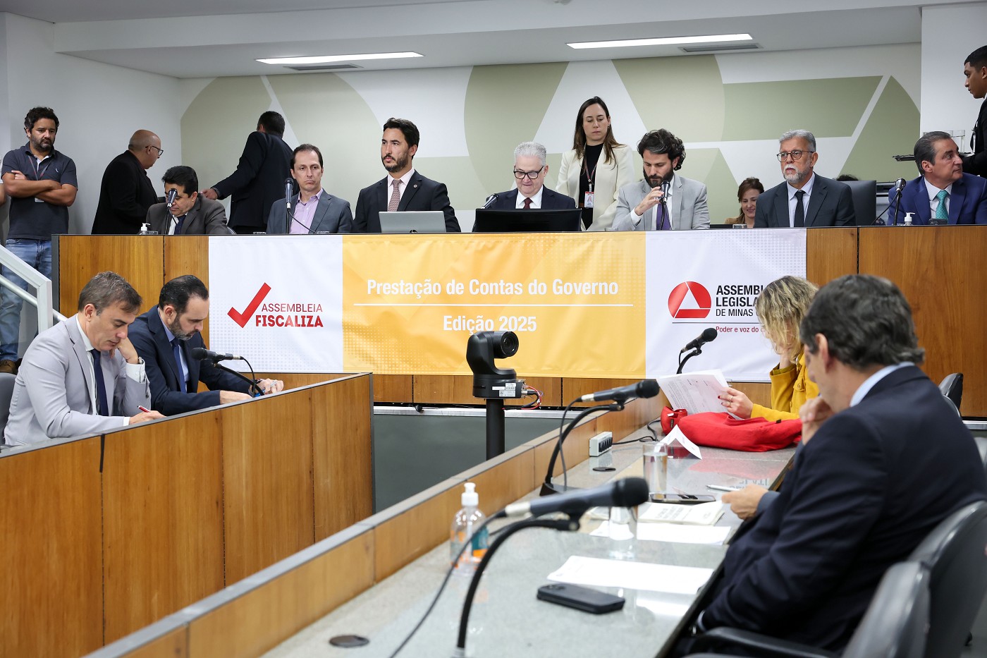 Assembleia Fiscaliza - Comissões de Administração Pública e de Participação Popular - prestação de contas das Secretarias de Governo, da Casa Civil e de Comunicação Social.