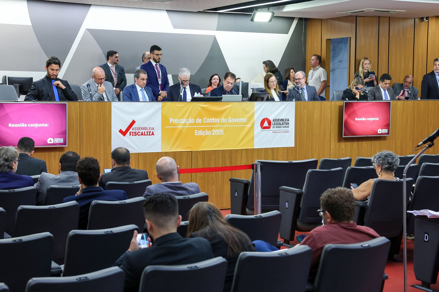 Assembleia Fiscaliza - Comissões de Administração Pública, Defesa do Consumidor e do Contribuinte, Desenvolvimento Econômico, Fiscalização Financeira e Orçamentária e Participação Popular - prestação de contas da SEF e Seplag