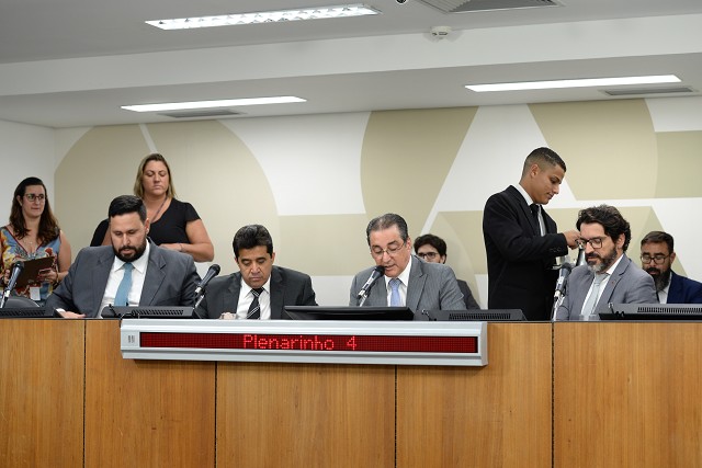 Situação da Perícia Médica e Saúde Ocupacional da administração pública estadual também motivou requerimento