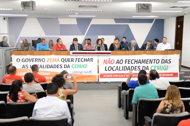 Para participantes da reunião, a medida, que prejudicaria vários municípios menores, demonstra o sucateamento da empresa