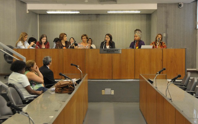 Comissão debateu a situação das mulheres que atuam na cadeia de produção da agricultura familiar no Estado