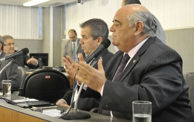 Comissão de Turismo, Indústria, Comércio e Cooperativismo - debate sobre aquisição de mobiliário escolar