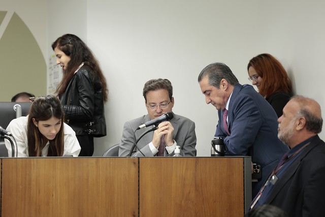 Comissão de Constituição e Justiça - análise de proposições