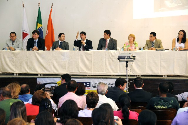 O presidente da ALMG, Dinis Pinheiro, fala dos índices de desenvolvimento da região