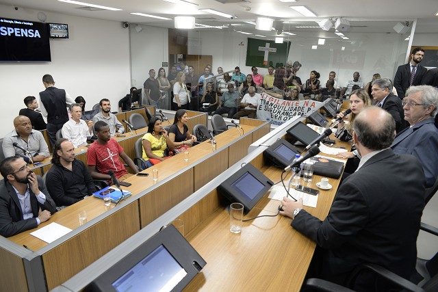 Na reunião em que o requerimento foi aprovado, representante dos alunos pediu ajuda - Arquivo ALMG
