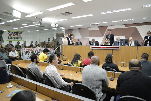 Vigilantes de escolas e docentes de Barbacena acompanharam a reunião