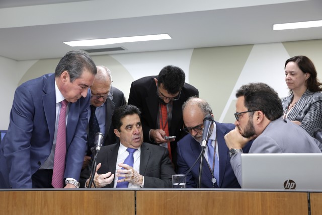 Comissão de Fiscalização Financeira e Orçamentária - análise de proposições (reunião das 16:45)