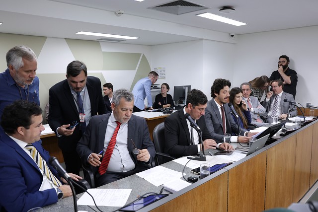 Comissão de Constituição e Justiça - análise de proposições