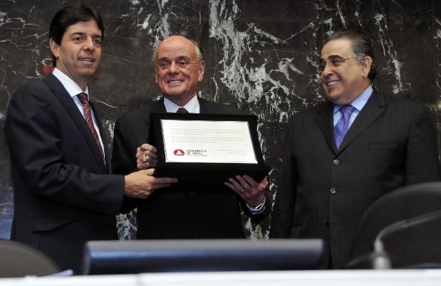 Para o ex-diretor-geral da ALMG Antônio Geraldo Pinto (ao centro), a construção do prédio foi necessária para a melhor execução dos trabalhos
