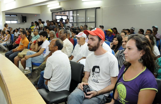 Comissão de Direitos Humanos - debate sobre liminar de despejo em Montes Claros