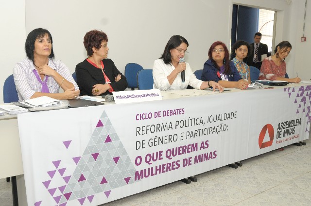 Rosângela Reis (centro) reforçou a importância da PEC 16/15
