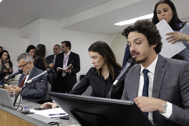 Comissão de Constituição e Justiça - análise de proposições