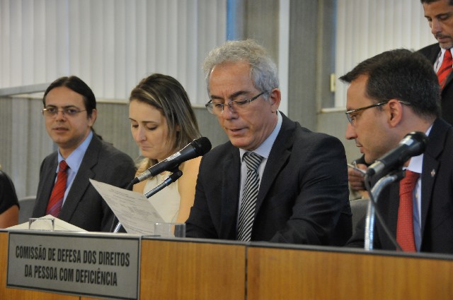 Parlamentares aprovaram uma série de requerimentos para atender às principais demandas apresentadas