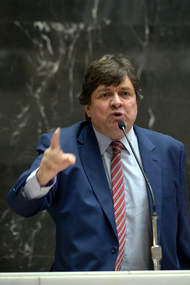 Reforma administrativa esvazia políticas sociais, segundo André Quintão