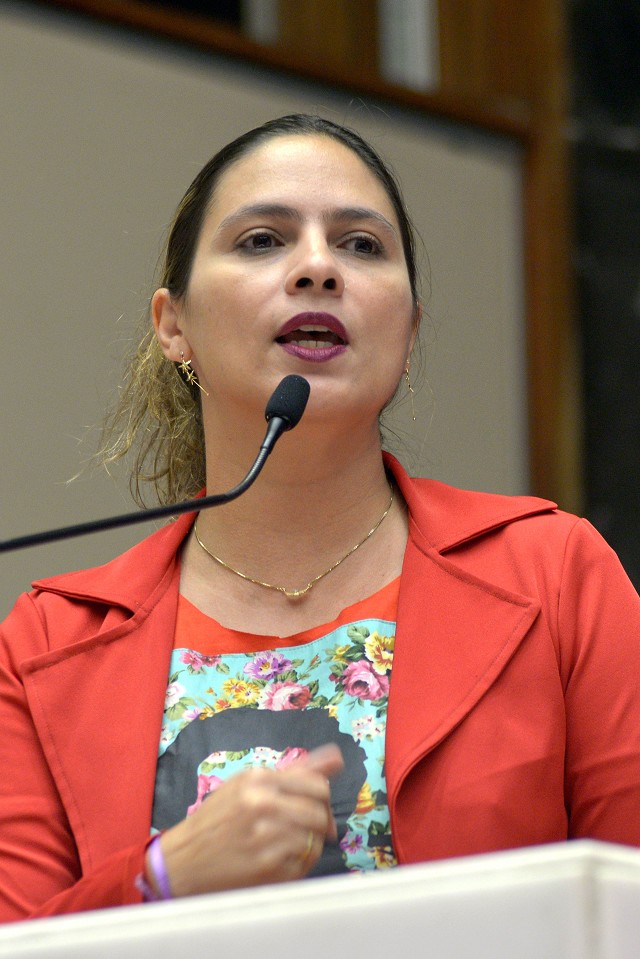 Encerramento das atividade da UAI Barro Preto foi tema da fala de Beatriz Cerqueira