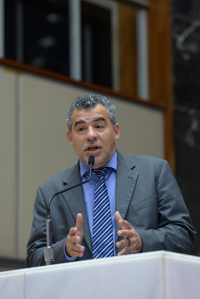 Doutor Jean Freire condenou os cortes anunciados pelo governador
