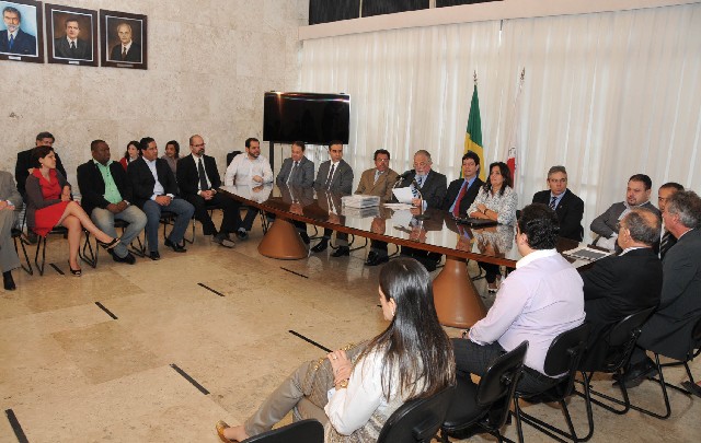 Reunião teve a participação de representantes de várias entidades