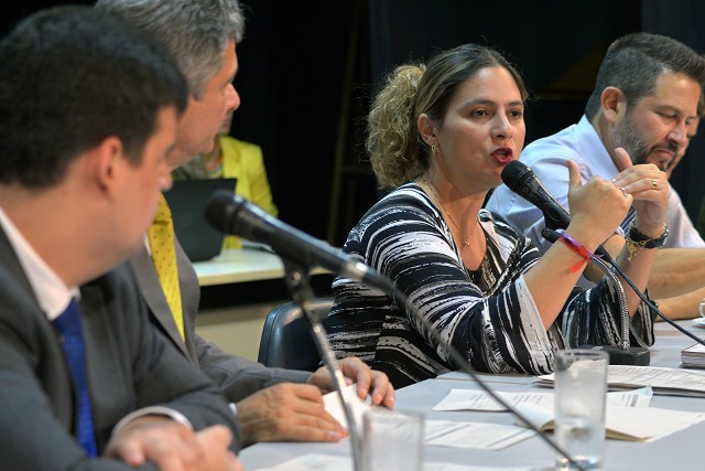 Comissão de Direitos Humanos - debate sobre a situação de São Sebastião das Águas Claras - Macacos