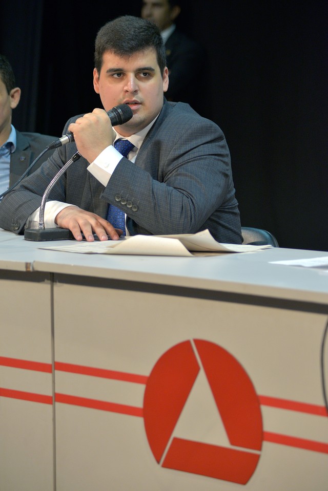 Comissão de Direitos Humanos - debate sobre a situação de São Sebastião das Águas Claras - Macacos