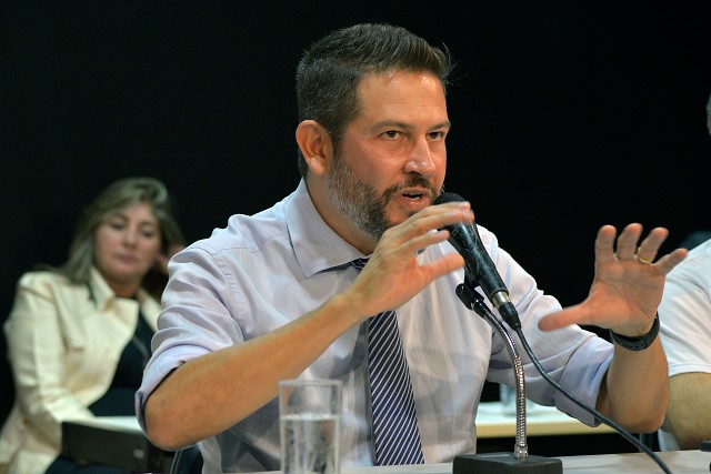 Comissão de Direitos Humanos - debate sobre a situação de São Sebastião das Águas Claras - Macacos